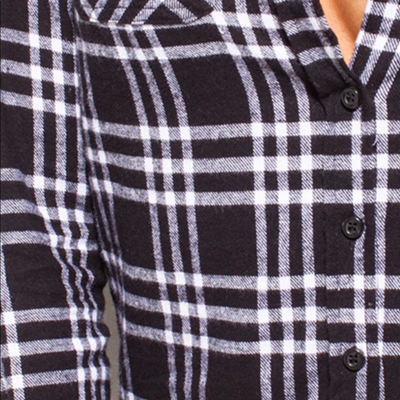 💥NEW💥 Flannel Button Down Top - Picture 6 of 7